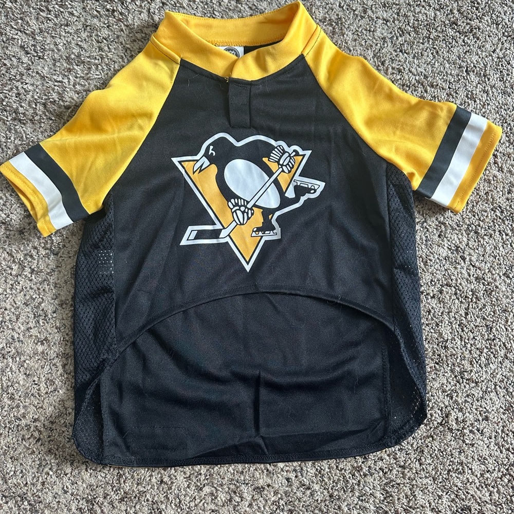 Dog NHL Pittsburgh Penguin Hockey Jersey Size XL